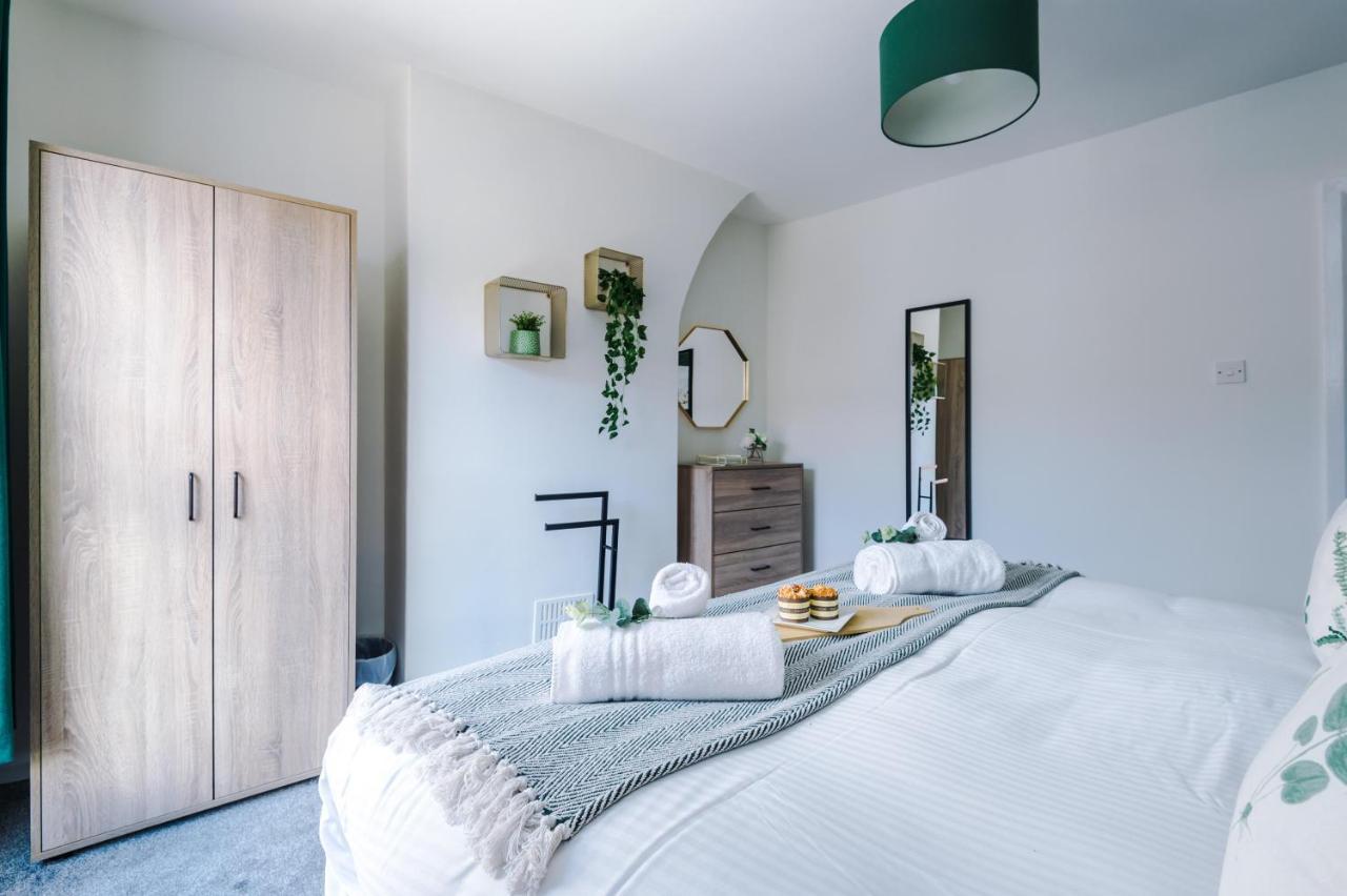 Bright Cottage: Chester City Centre Retreat for 6 Exterior photo